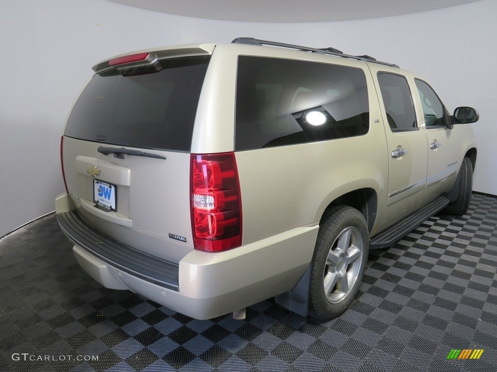 2009 Suburban LTZ 4x4 - Gold Mist Metallic / Light Cashmere/Dark Cashmere photo #17