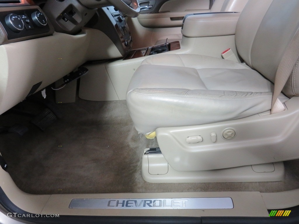 2009 Suburban LTZ 4x4 - Gold Mist Metallic / Light Cashmere/Dark Cashmere photo #29