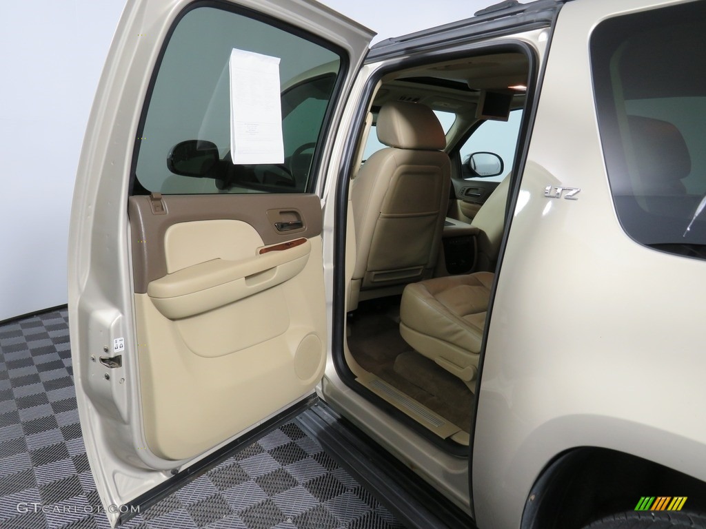 2009 Suburban LTZ 4x4 - Gold Mist Metallic / Light Cashmere/Dark Cashmere photo #32