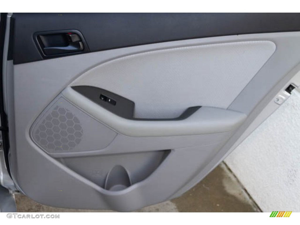 2014 Optima LX - Bright Silver / Gray photo #29