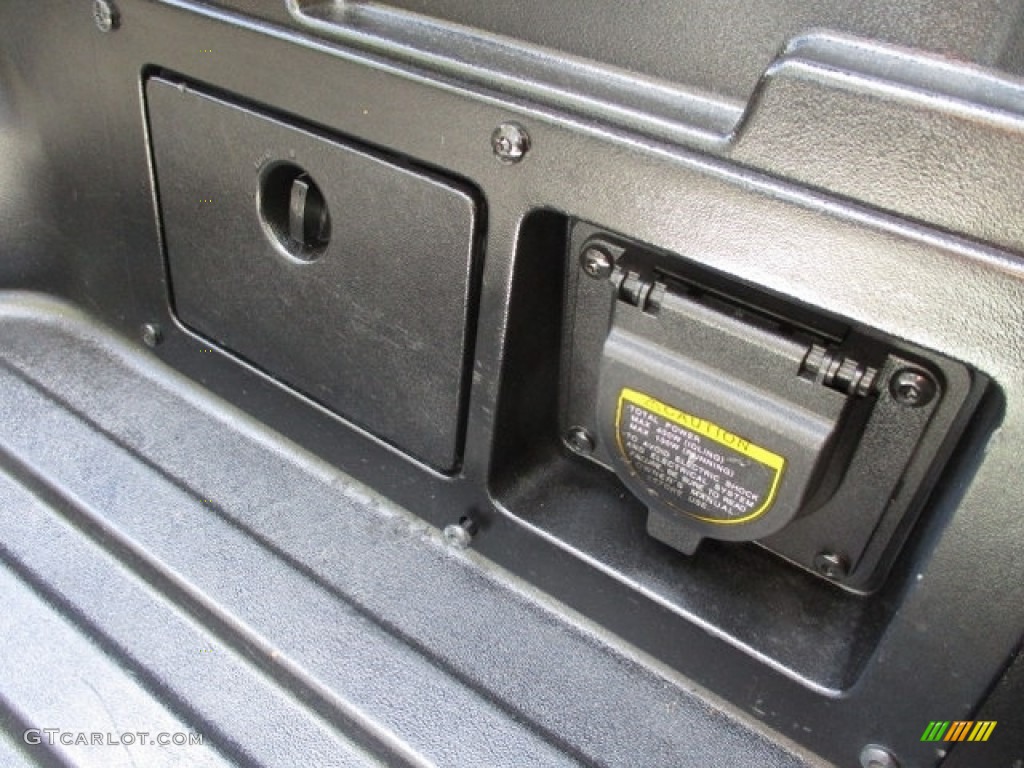 2009 Tacoma V6 PreRunner Double Cab - Silver Streak Mica / Graphite Gray photo #29