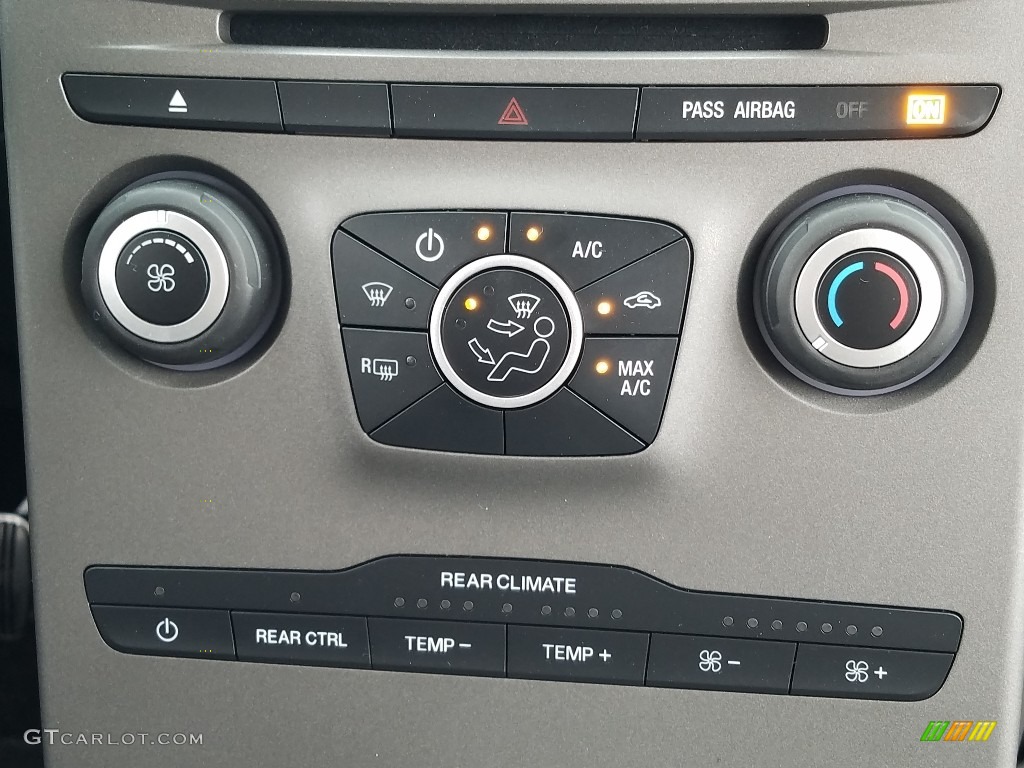 2019 Ford Flex SE Controls Photos