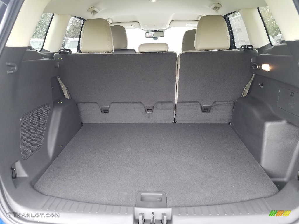 2019 Ford Escape Titanium Trunk Photos