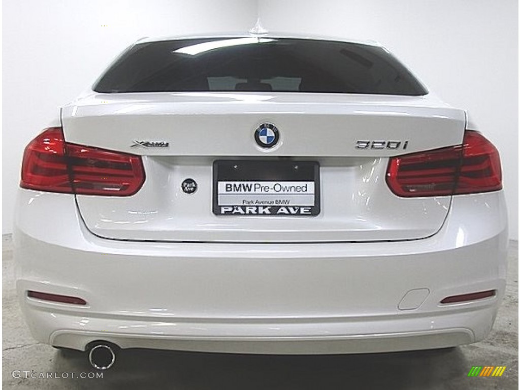 Mineral White Metallic BMW 3 Series