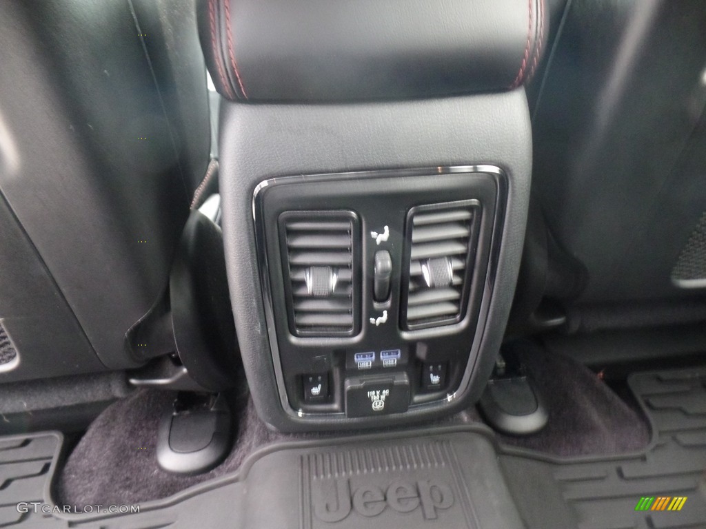 2017 Grand Cherokee Trailhawk 4x4 - Bright White / Black photo #35