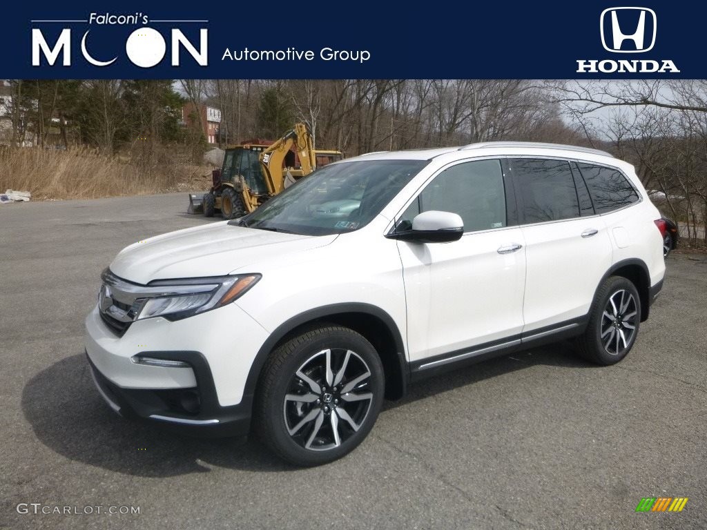 2019 Pilot Touring AWD - White Diamond Pearl / Beige photo #1