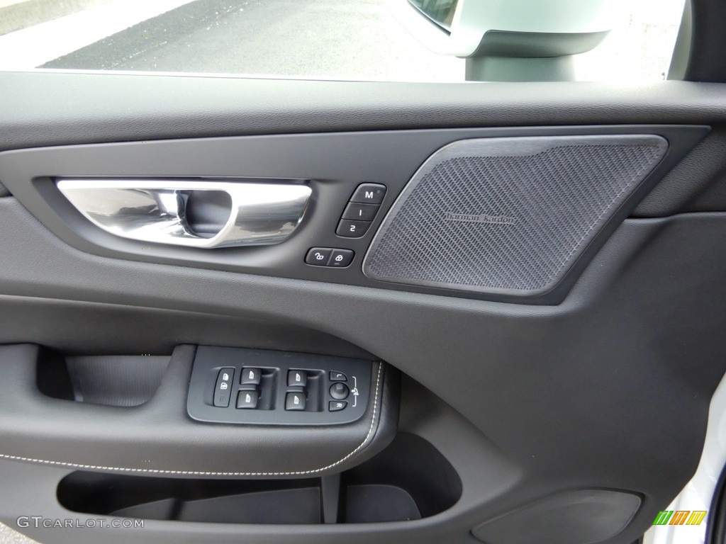 2019 Volvo XC60 T6 AWD R-Design Charcoal Door Panel Photo #132371383
