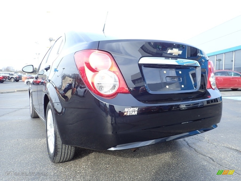 2012 Sonic LT Sedan - Black / Jet Black/Dark Titanium photo #5