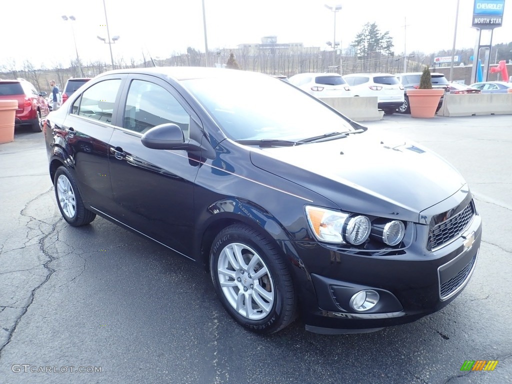2012 Sonic LT Sedan - Black / Jet Black/Dark Titanium photo #11