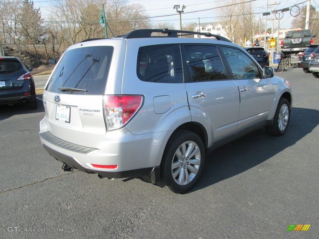 2011 Forester 2.5 X Premium - Spark Silver Metallic / Black photo #6