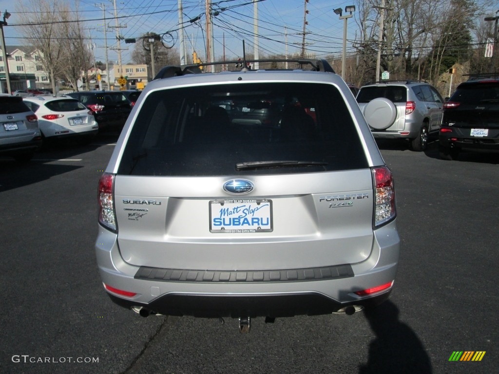 2011 Forester 2.5 X Premium - Spark Silver Metallic / Black photo #7