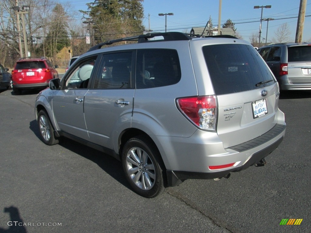2011 Forester 2.5 X Premium - Spark Silver Metallic / Black photo #8