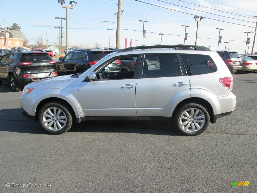 2011 Forester 2.5 X Premium - Spark Silver Metallic / Black photo #9