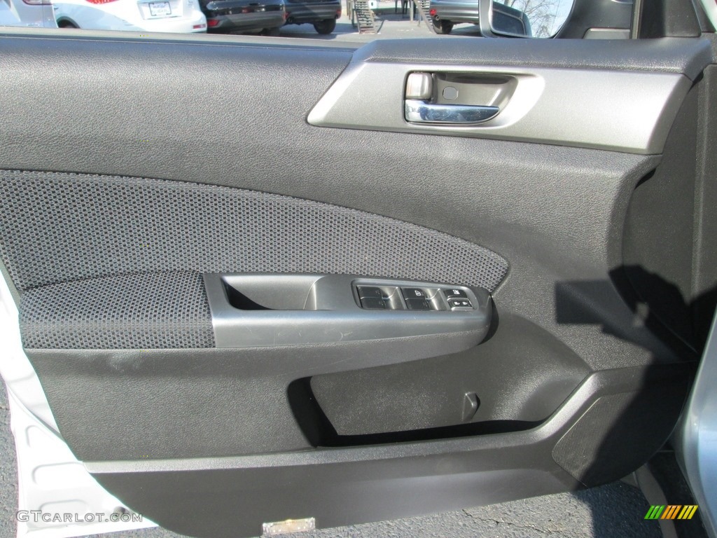 2011 Forester 2.5 X Premium - Spark Silver Metallic / Black photo #15