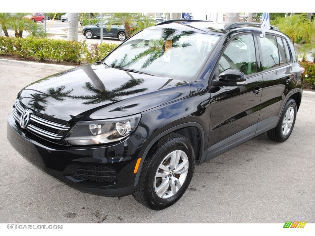 2016 Tiguan S - Deep Black Pearl / Beige/Black photo #4