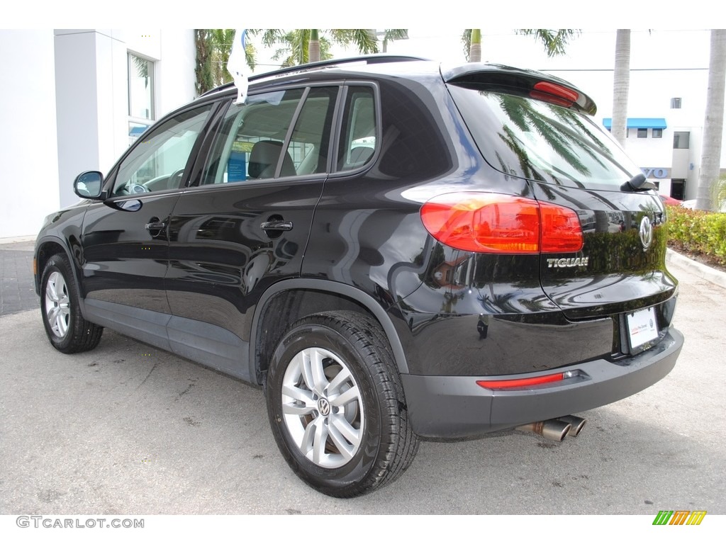 2016 Tiguan S - Deep Black Pearl / Beige/Black photo #7