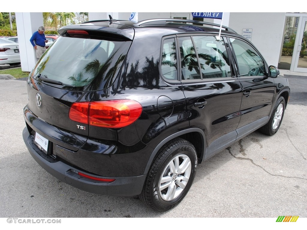 2016 Tiguan S - Deep Black Pearl / Beige/Black photo #9