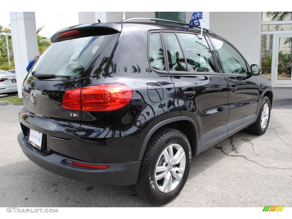 2016 Tiguan S - Deep Black Pearl / Beige/Black photo #10
