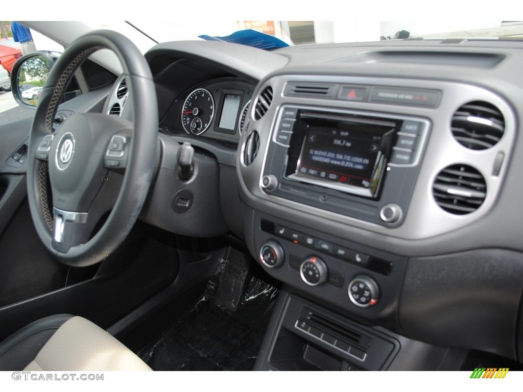 2016 Tiguan S - Deep Black Pearl / Beige/Black photo #19