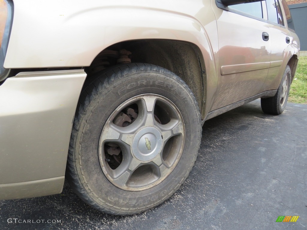 2006 TrailBlazer LS 4x4 - Sandstone Metallic / Light Cashmere/Ebony photo #6