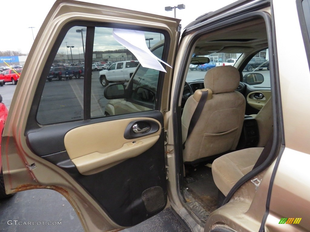 2006 TrailBlazer LS 4x4 - Sandstone Metallic / Light Cashmere/Ebony photo #11