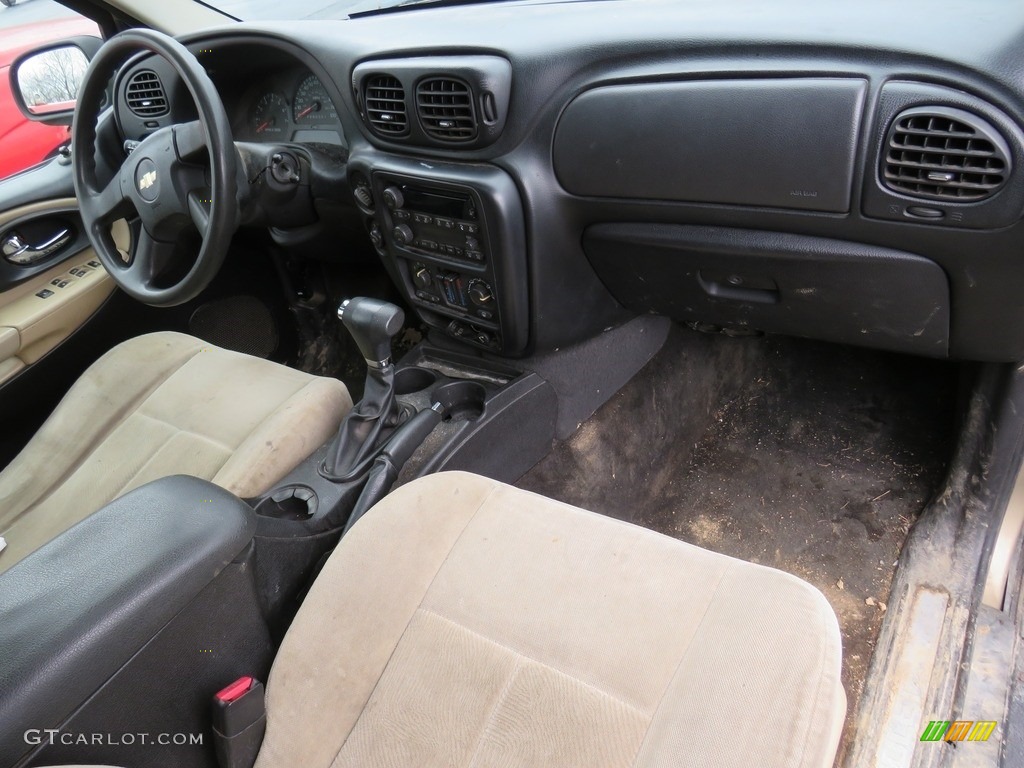 2006 TrailBlazer LS 4x4 - Sandstone Metallic / Light Cashmere/Ebony photo #19