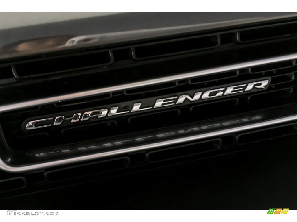 2018 Challenger SXT - Granite / Black photo #7