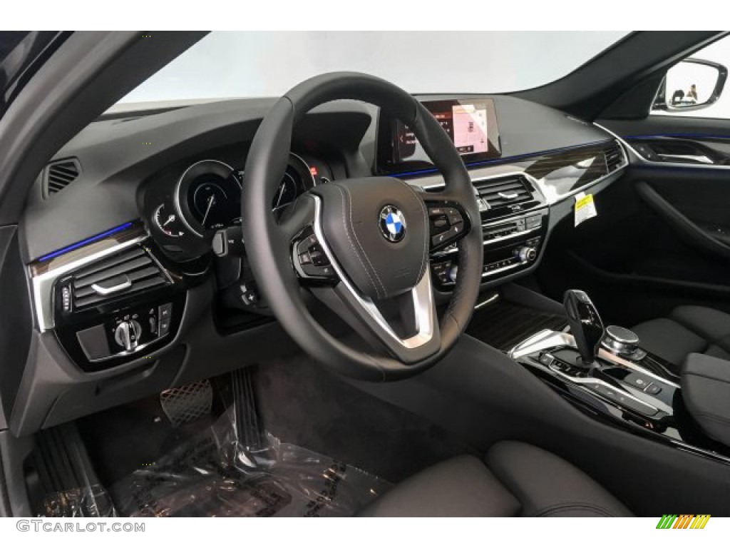 2019 5 Series 530e iPerformance Sedan - Jet Black / Black photo #4