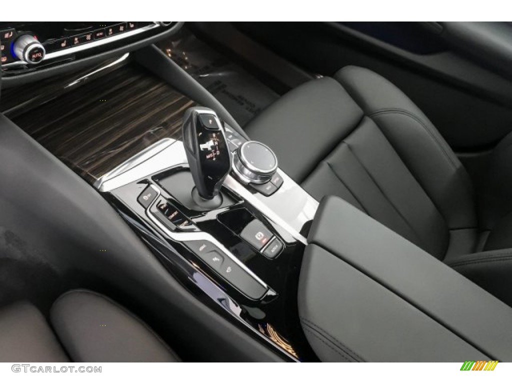 2019 5 Series 530e iPerformance Sedan - Jet Black / Black photo #7