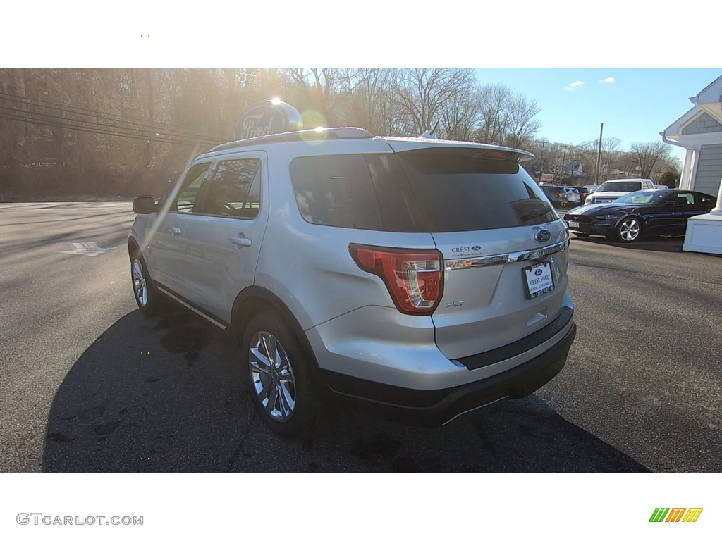 2019 Explorer XLT 4WD - Ingot Silver / Medium Black photo #5