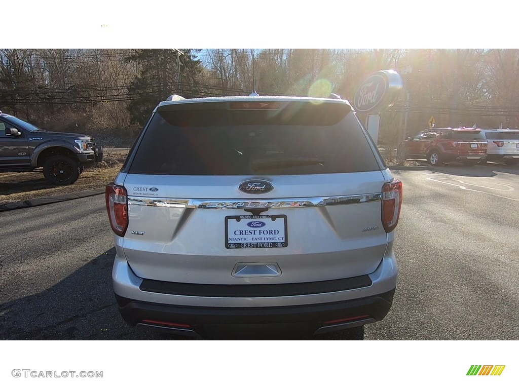 2019 Explorer XLT 4WD - Ingot Silver / Medium Black photo #6