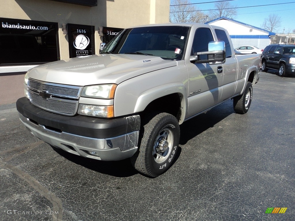 2005 Silverado 2500HD LS Extended Cab 4x4 - Silver Birch Metallic / Dark Charcoal photo #2