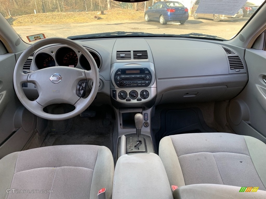 2004 Altima 2.5 S - Mystic Emerald Metallic / Blond photo #15