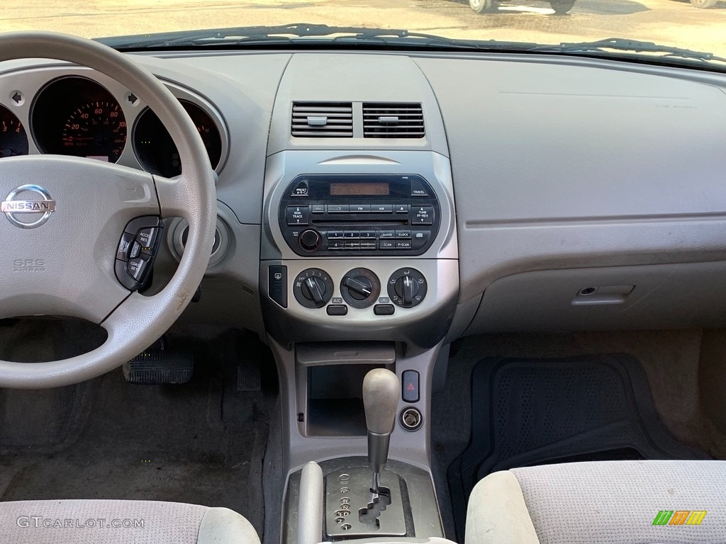 2004 Altima 2.5 S - Mystic Emerald Metallic / Blond photo #16