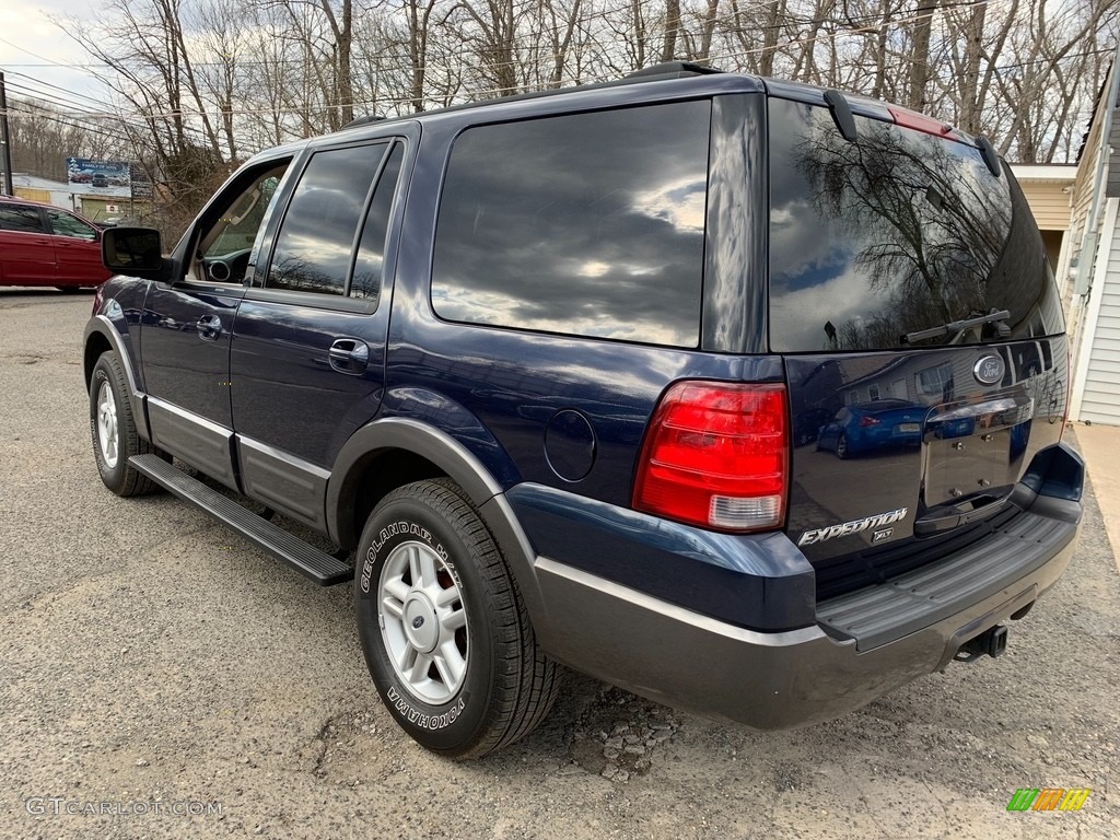 2004 Expedition XLT 4x4 - Medium Wedgewood Blue Metallic / Medium Parchment photo #4