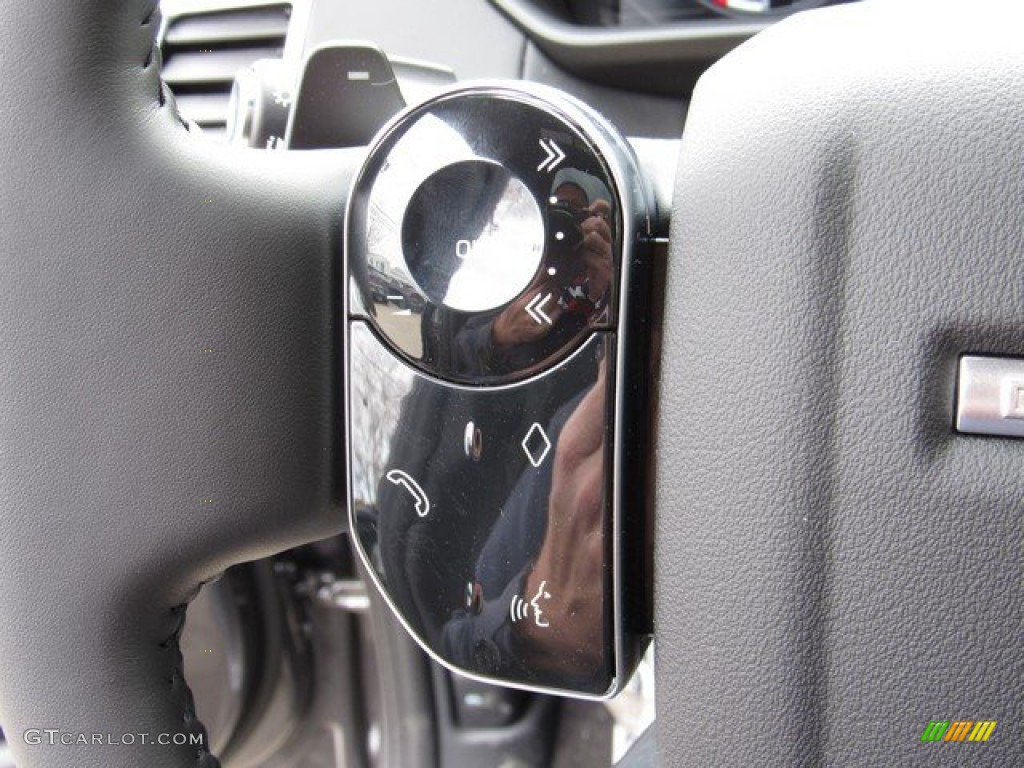 2019 Land Rover Discovery HSE Luxury Ebony Steering Wheel Photo #132431103