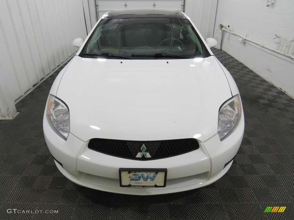 2012 Eclipse SE Coupe - Northstar White / Dark Charcoal photo #5
