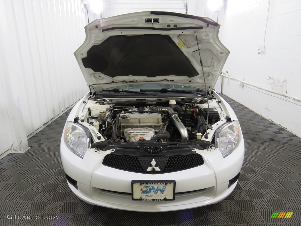 2012 Eclipse SE Coupe - Northstar White / Dark Charcoal photo #6