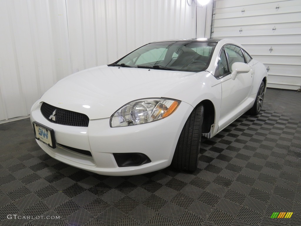 2012 Eclipse SE Coupe - Northstar White / Dark Charcoal photo #8