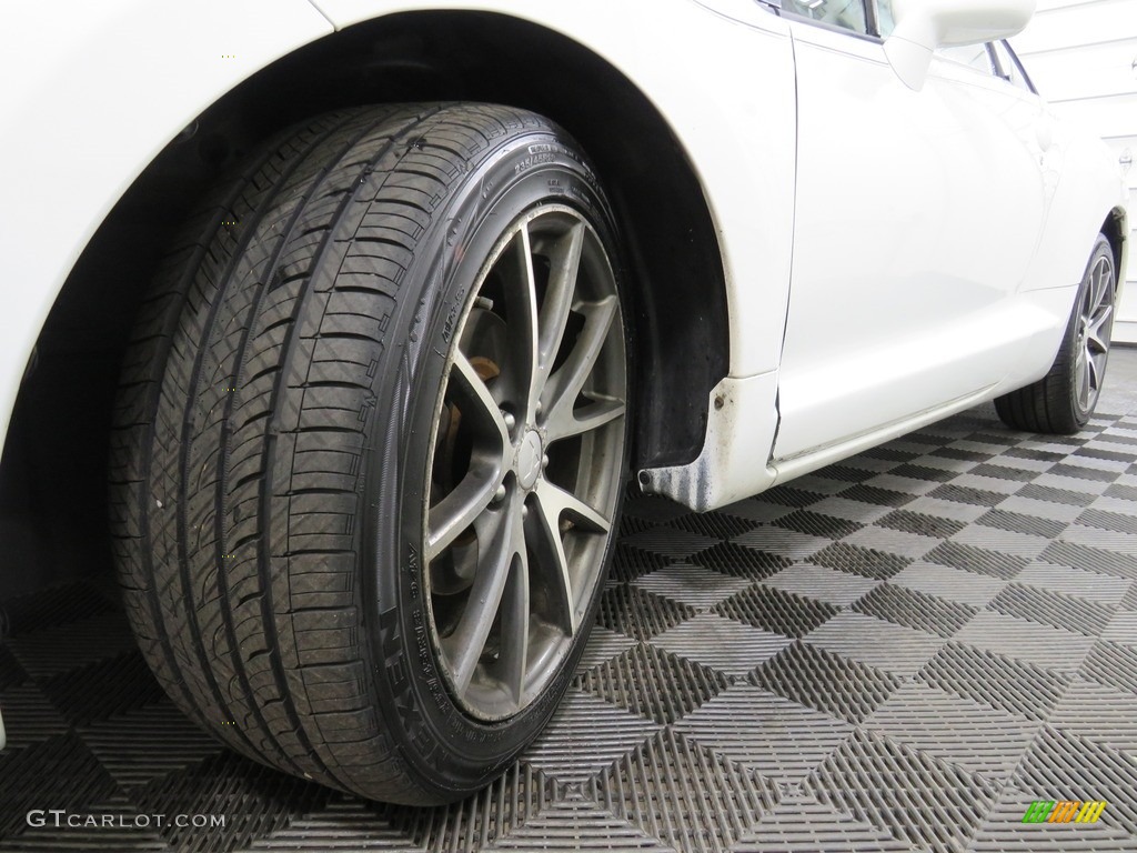 2012 Eclipse SE Coupe - Northstar White / Dark Charcoal photo #9