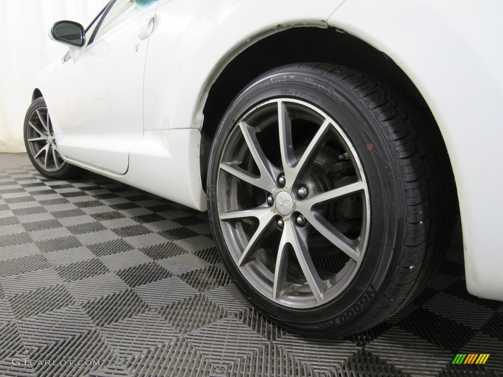 2012 Eclipse SE Coupe - Northstar White / Dark Charcoal photo #10