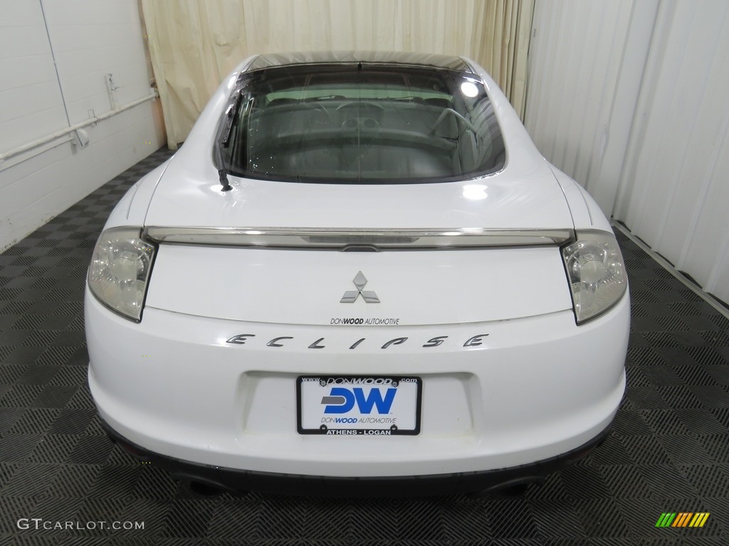 2012 Eclipse SE Coupe - Northstar White / Dark Charcoal photo #12