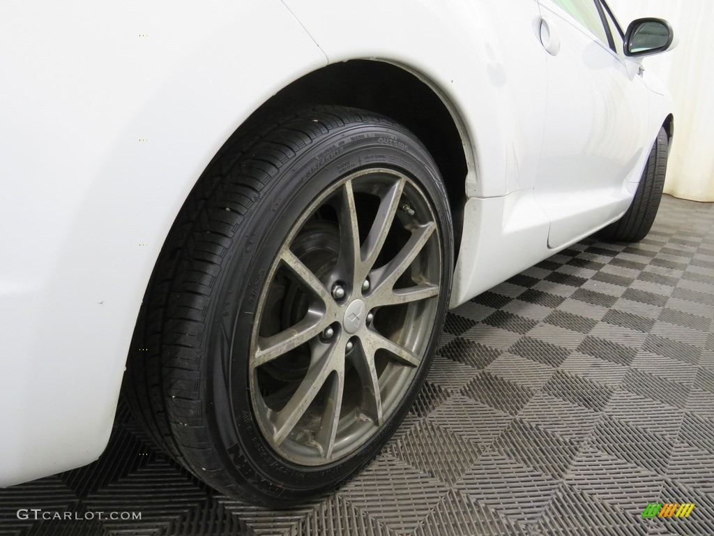 2012 Eclipse SE Coupe - Northstar White / Dark Charcoal photo #17