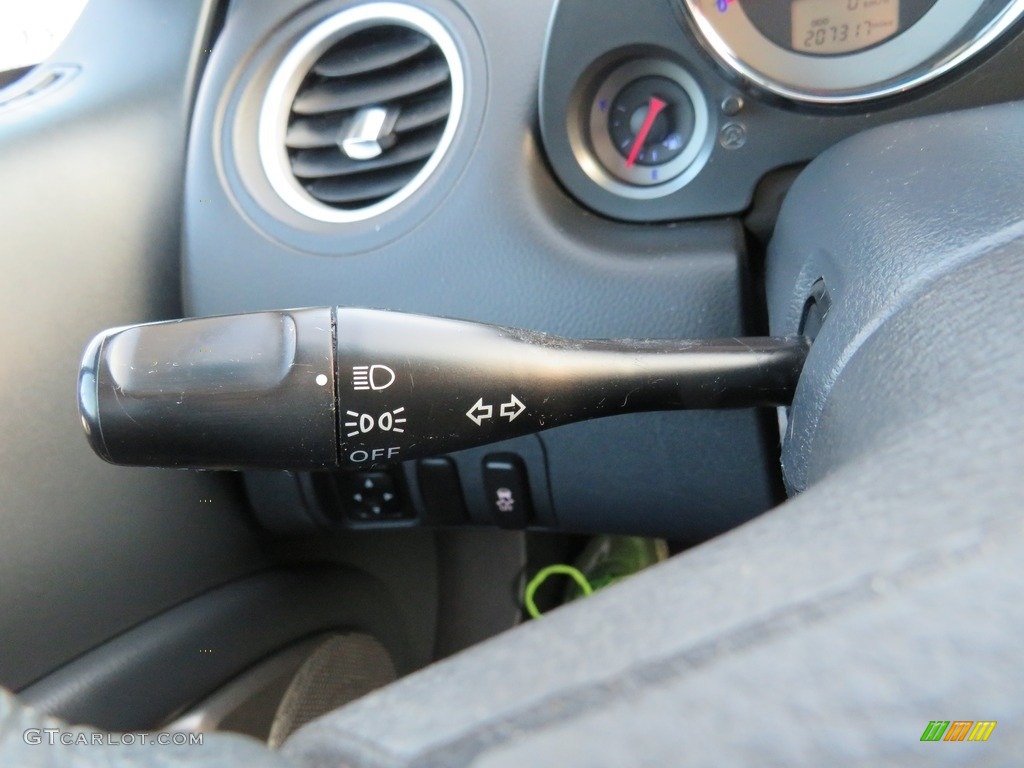 2012 Eclipse SE Coupe - Northstar White / Dark Charcoal photo #21