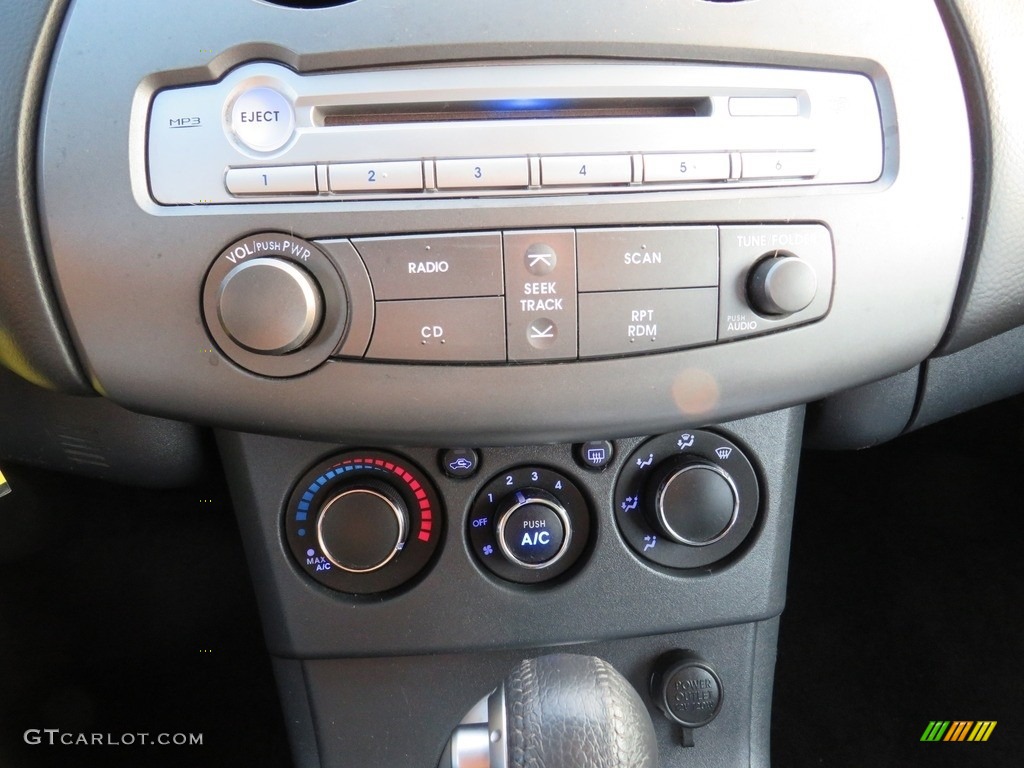2012 Eclipse SE Coupe - Northstar White / Dark Charcoal photo #25