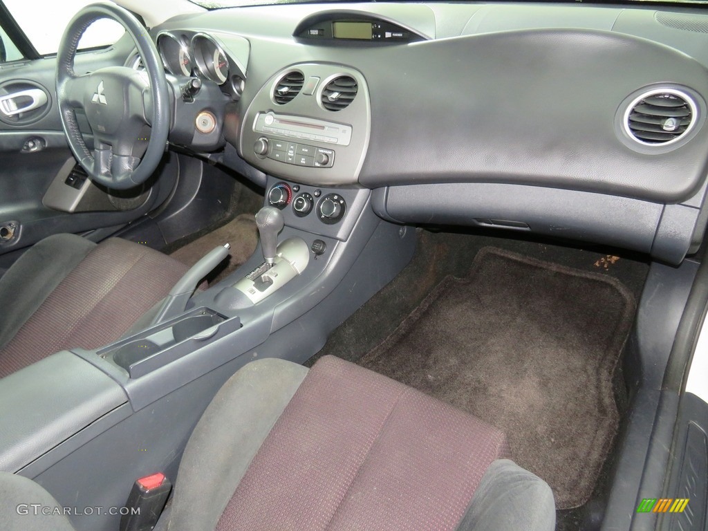 2012 Eclipse SE Coupe - Northstar White / Dark Charcoal photo #32