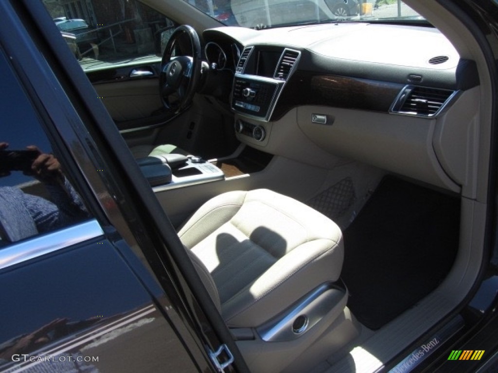 2013 GL 450 4Matic - Dakota Brown Metallic / Almond Beige photo #23