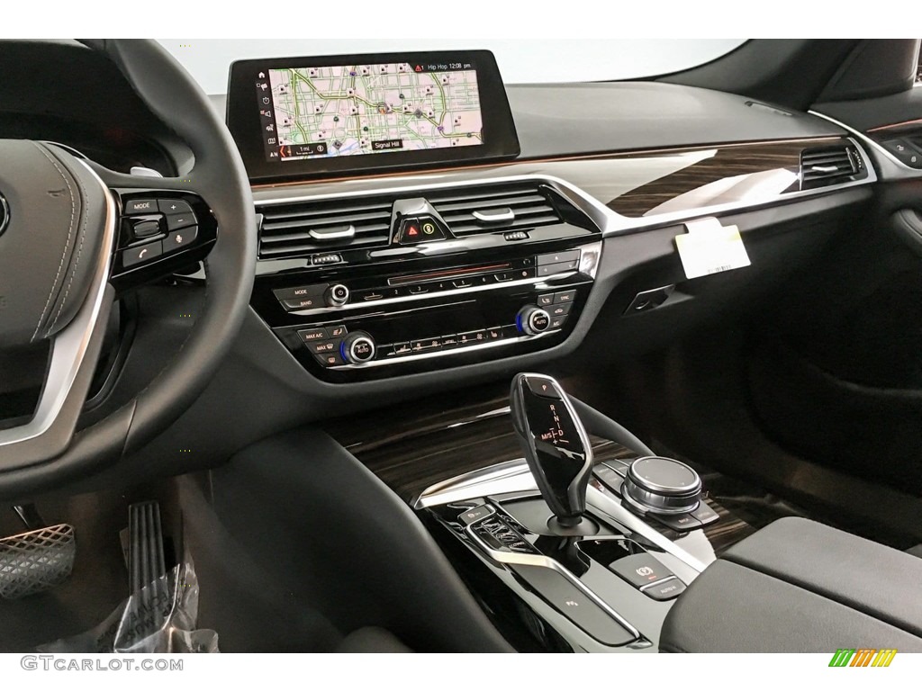 2019 5 Series 530i Sedan - Black Sapphire Metallic / Black photo #6