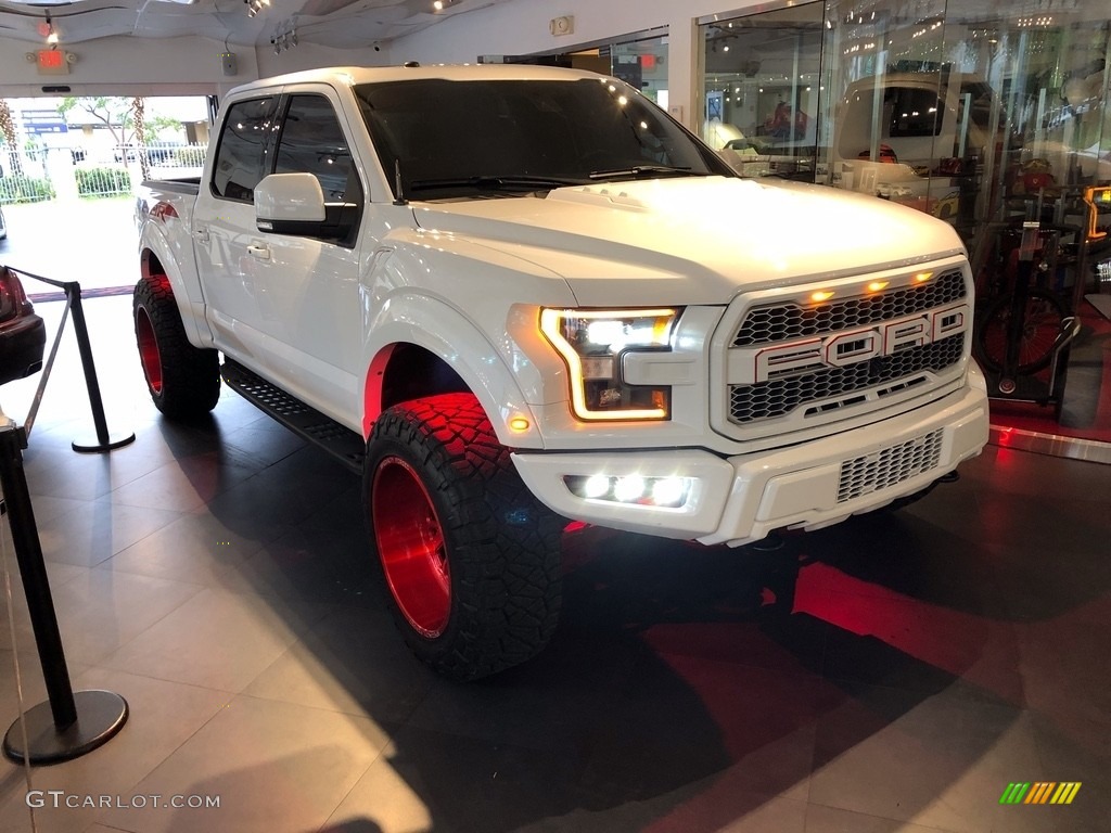 2017 F150 SVT Raptor SuperCrew 4x4 - Oxford White / Raptor Black/Orange Accent photo #12