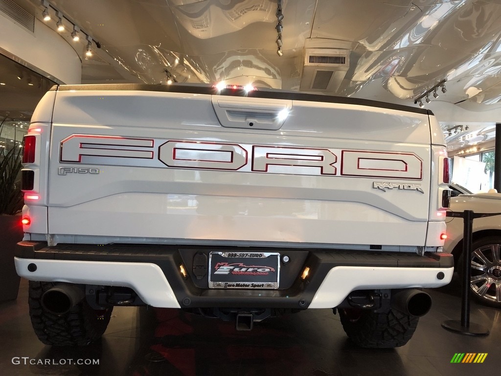 2017 F150 SVT Raptor SuperCrew 4x4 - Oxford White / Raptor Black/Orange Accent photo #18